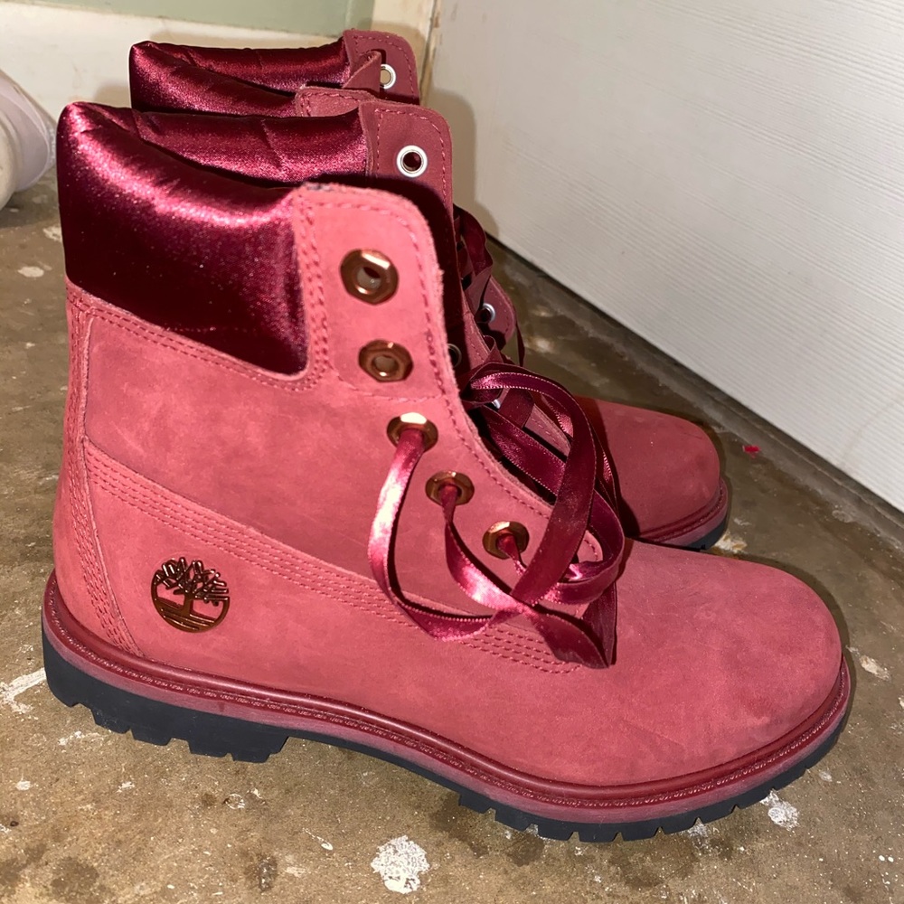 NWOT Satin Lined Burgundy Timberlands